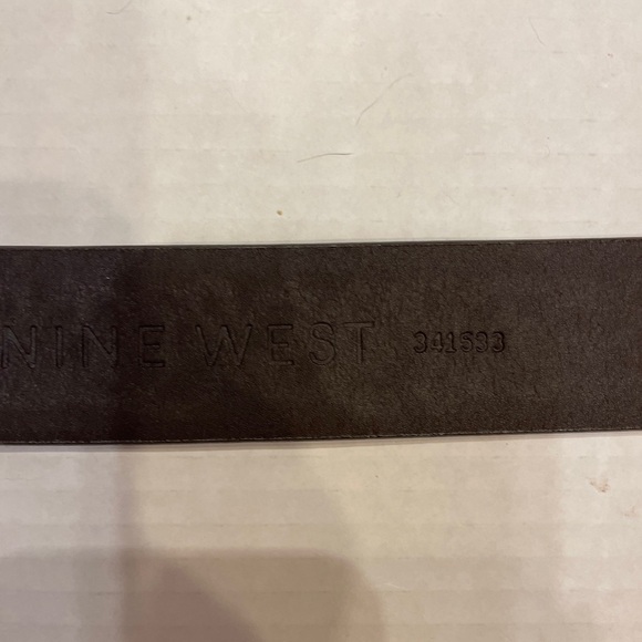 Nine West 1 3/8” Brown Leather Belt Size Medium NWOT - Picture 6 of 7